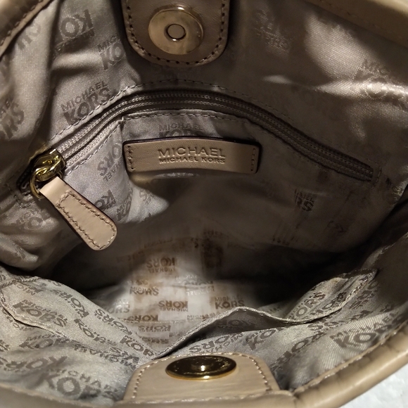Authentic Michael Kors Crossbody Purse - Picture 5 of 7